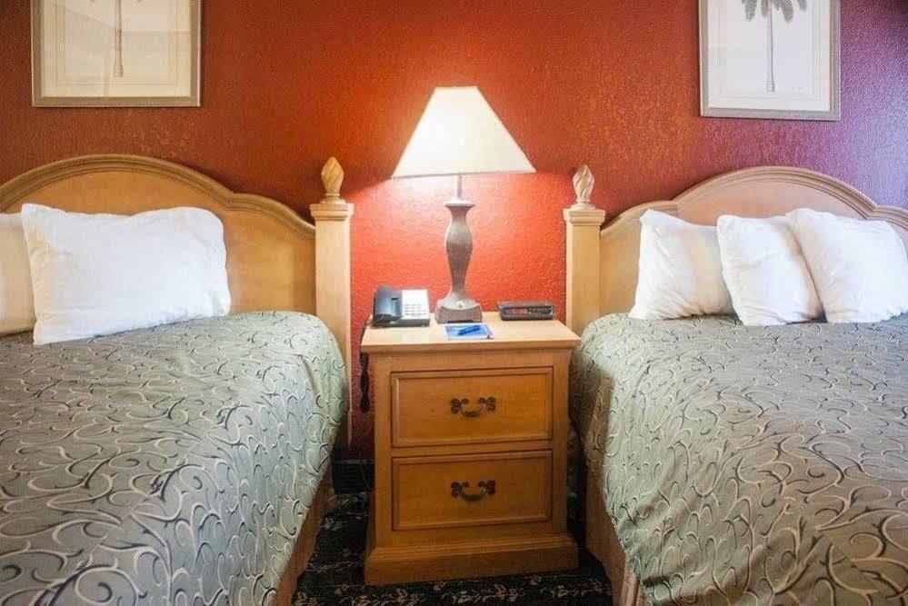 Polynesian Inn Saint Cloud Eksteriør billede