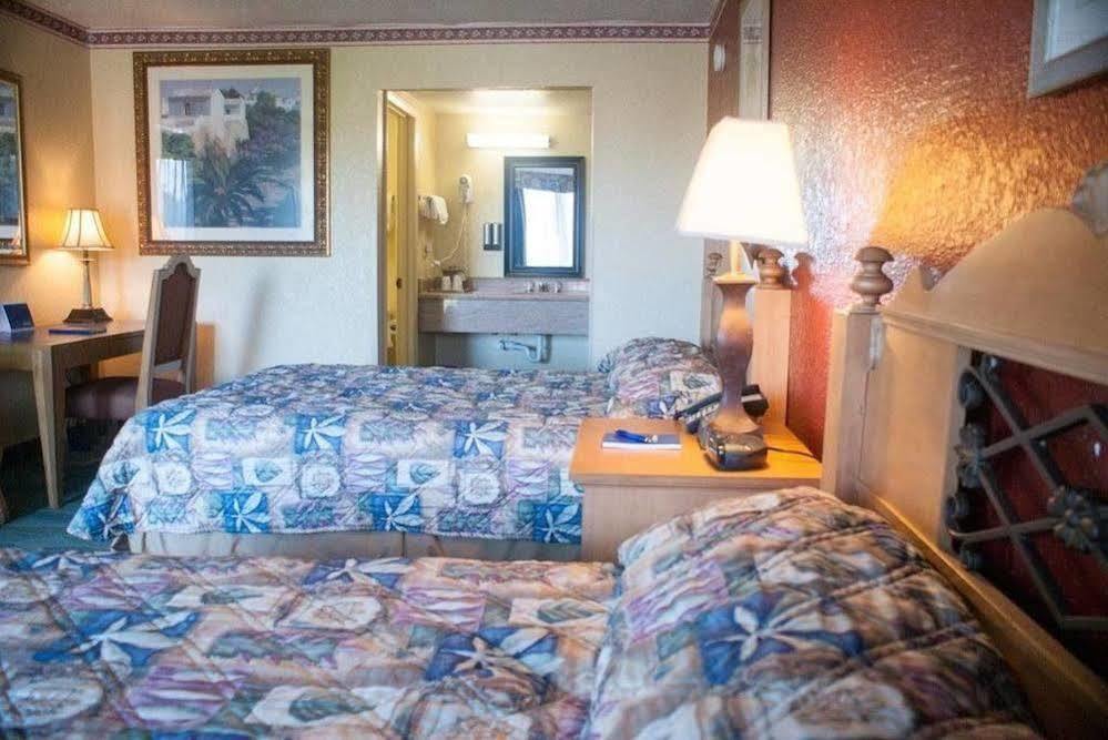 Polynesian Inn Saint Cloud Eksteriør billede
